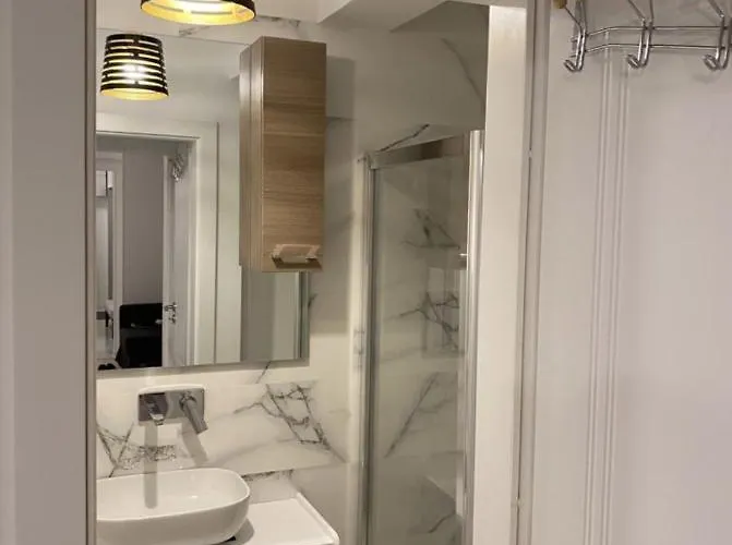 Luxury Center - Amzei Romana Апартаменти